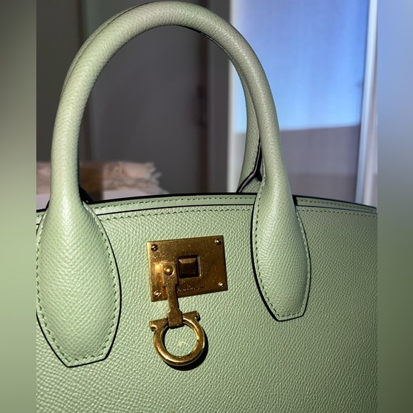 SALVATORE FERRAGAMO STUDIO TOP HANDLE BAG IN GREEN EXCELLENT CONDITION - Picture 7 of 7